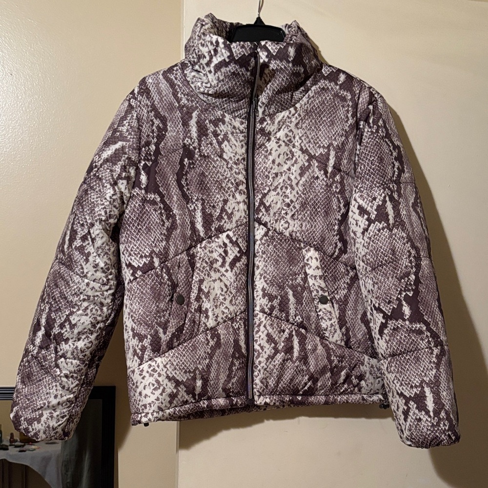 Me Jane Women's Snake Print Puffer Jacket